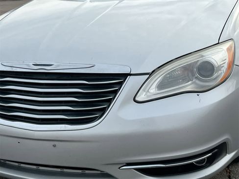 Used 2012 Chrysler 200 Touring image 11