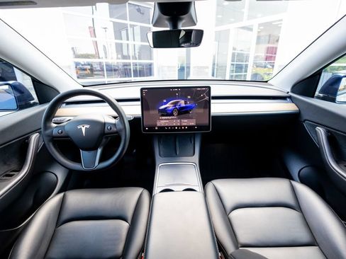 Used 2022 Tesla Model Y Long Range AWD/4WD image 49