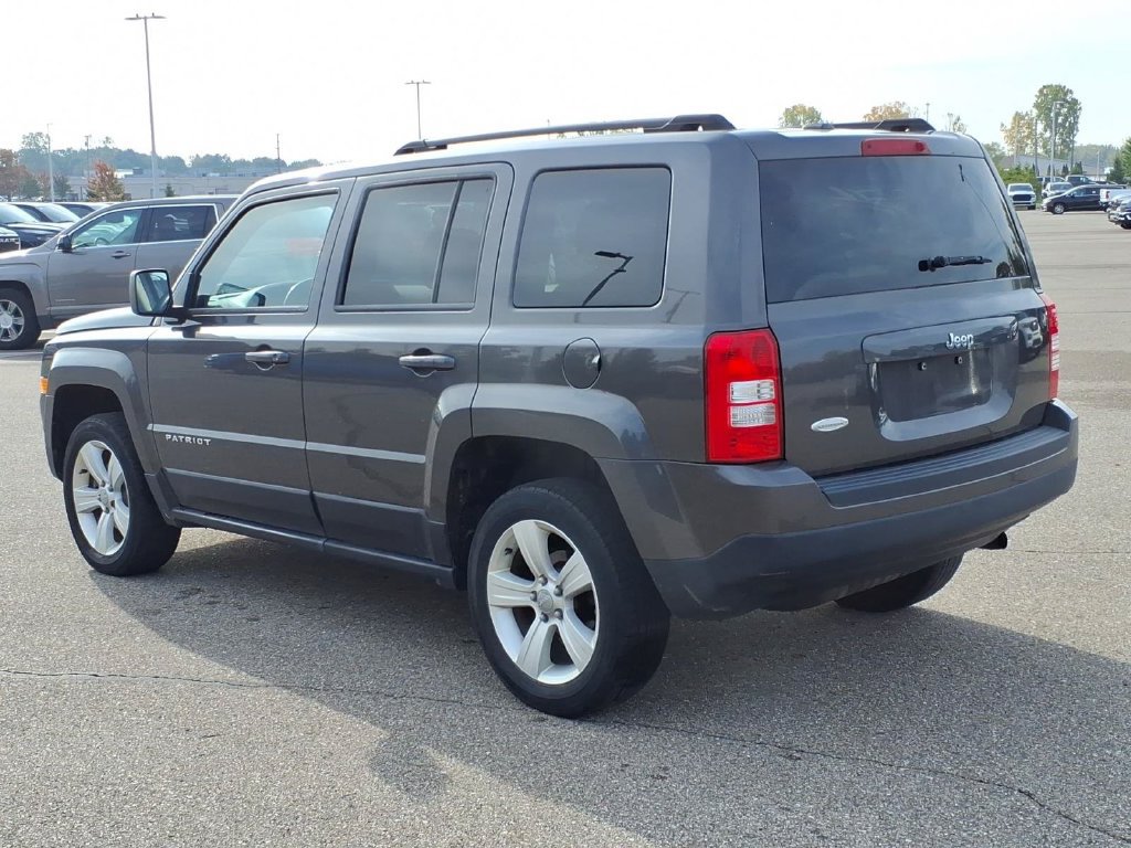Used 2014 Jeep Patriot Latitude AWD/4WD image 6