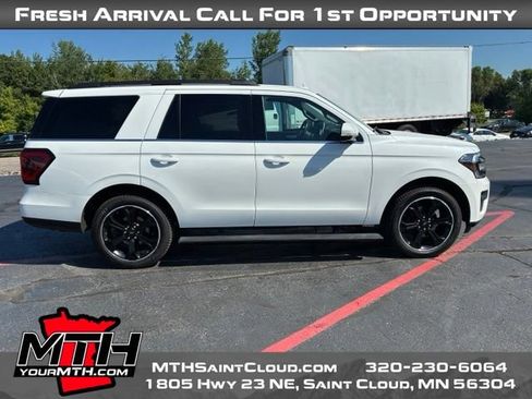 Used 2024 Ford Expedition Limited AWD/4WD image 1