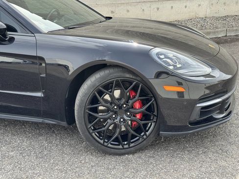 Used 2017 Porsche Panamera 4S image 2