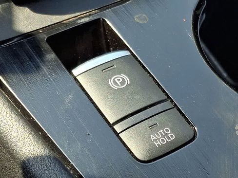 Used 2025 Nissan Rogue SV image 25