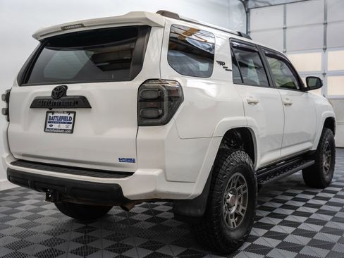 Used 2018 Toyota 4Runner TRD Off-Road w/ TRD Performance Package AWD/4WD image 5