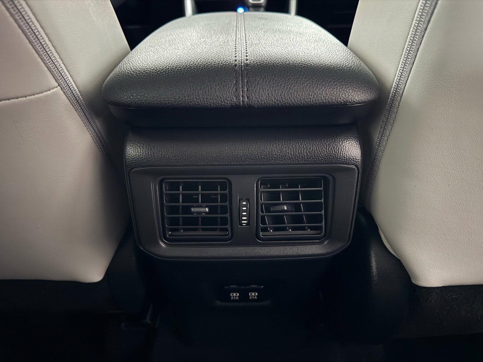 Used 2020 Toyota RAV4 Limited FWD image 25