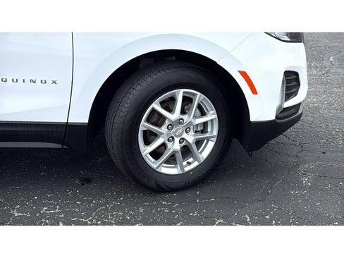 Used 2024 Chevrolet Equinox LT FWD image 11