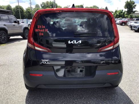 Used 2022 Kia Soul LX FWD image 3