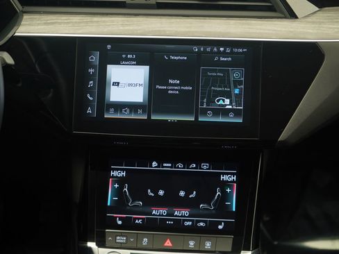Used 2022 Audi e-tron Premium image 11