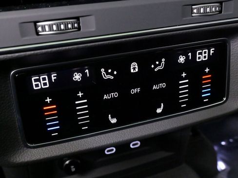 Used 2025 Audi Q7 3.0T Premium Plus w/ Premium Plus Package image 47