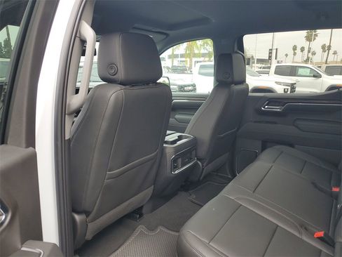 New 2026 GMC Sierra 1500 SLT w/ SLT Premium Package image 9