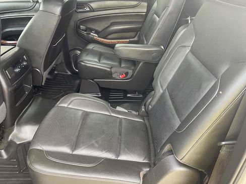 Used 2018 Chevrolet Suburban Premier RWD image 21