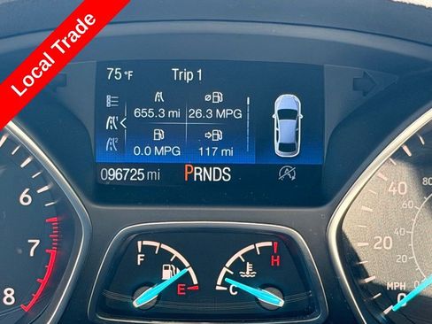 Used 2017 Ford Escape SE FWD image 3