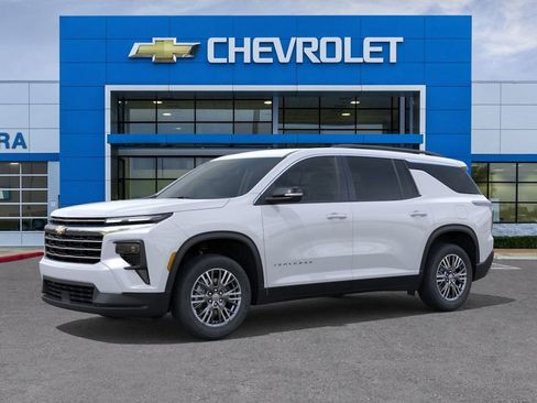 New 2026 Chevrolet Traverse LT image 2