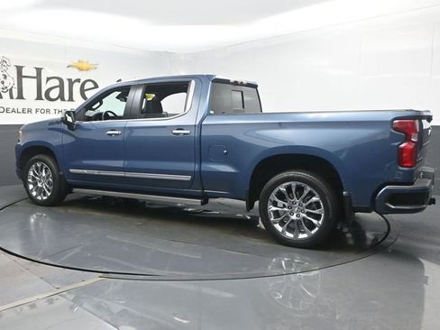 Used 2024 Chevrolet Silverado 1500 High Country w/ High Country Premium Package AWD/4WD image 35