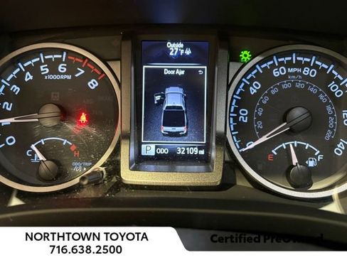 Used 2022 Toyota Tacoma TRD Off-Road AWD/4WD image 10