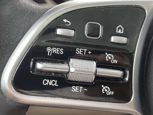 Used 2021 Mercedes-Benz GLC 300 image 24