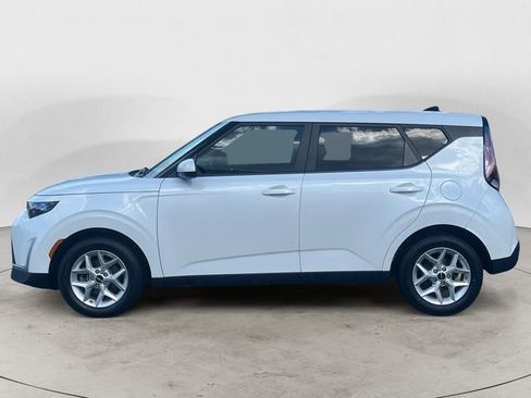 Used 2024 Kia Soul LX w/ Option Group 015 FWD image 2