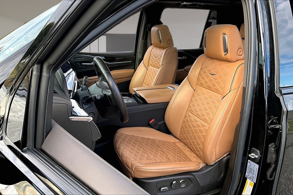 Used 2023 Cadillac Escalade Sport w/ LPO, ONYX Package AWD/4WD image 27