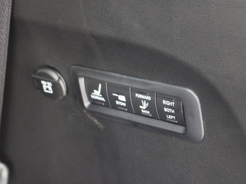 Used 2026 Chrysler Pacifica Pinnacle image 30