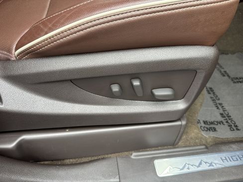 Used 2015 Chevrolet Silverado 1500 High Country w/ High Country Premium Package image 17