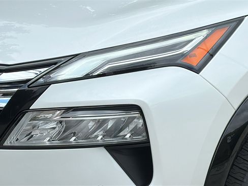 New 2025 Nissan Rogue Platinum image 5