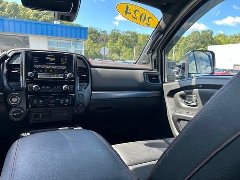 Used 2024 Nissan Titan PRO-4X w/ Pro-4x Convenience Package AWD/4WD image 29