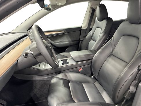 Certified 2023 Tesla Model Y Long Range AWD/4WD image 9