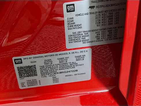 Used 2024 GMC Sierra 1500 Elevation image 12