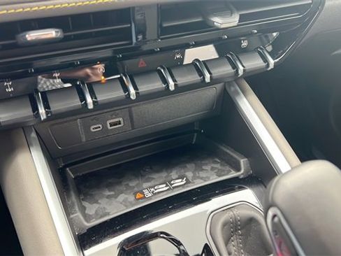 Used 2025 Chevrolet Colorado ZR2 w/ Technology Package image 28