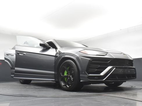 Used 2020 Lamborghini Urus AWD/4WD image 35