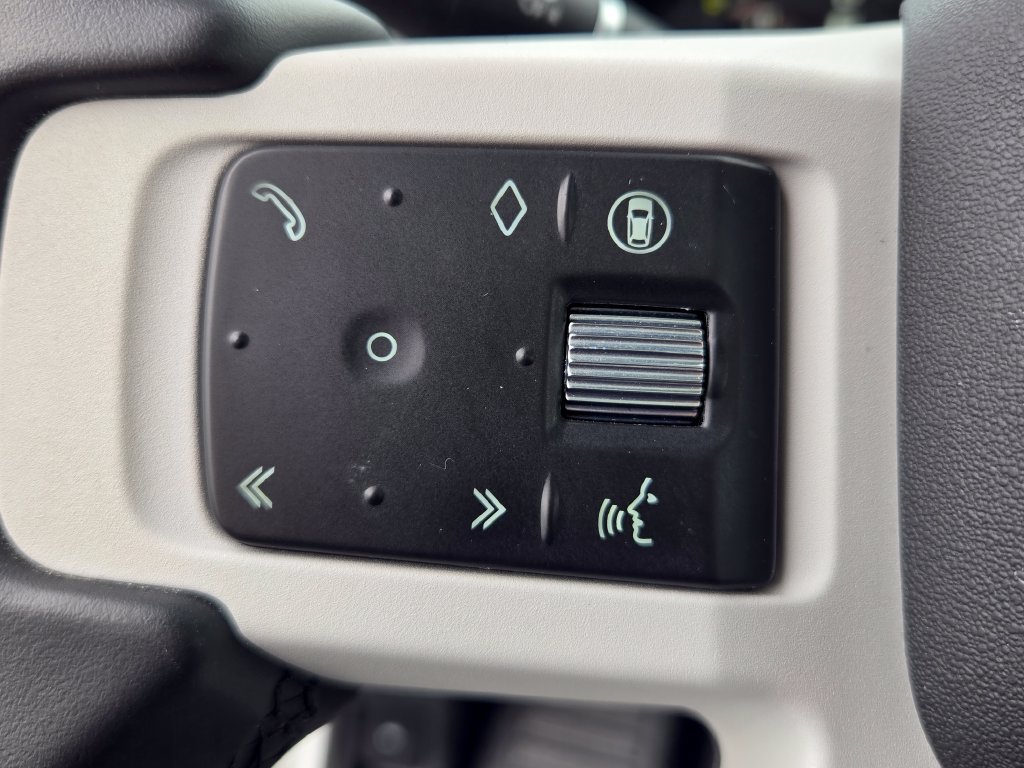 Used 2025 Land Rover Defender 110 S AWD/4WD image 30