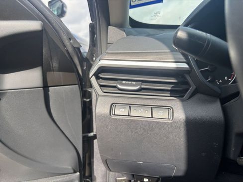 Used 2025 Nissan Altima 2.5 SV FWD image 33