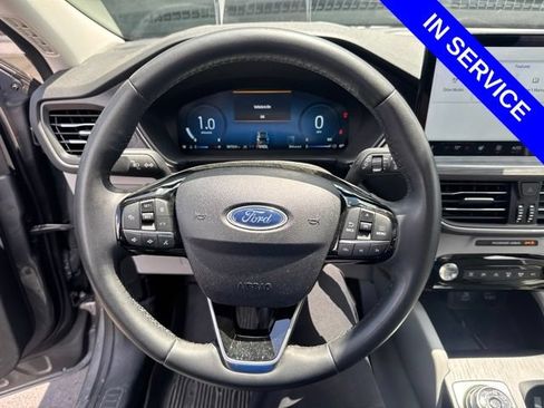 Used 2023 Ford Escape Platinum w/ Premium Technology Package AWD/4WD image 9