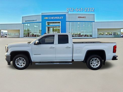 Used 2017 GMC Sierra 1500 SLE w/ SLE Value Package image 4