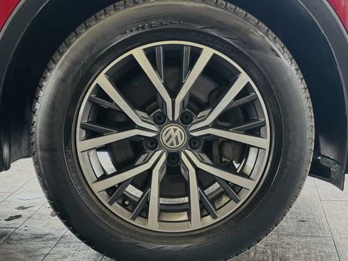 Used 2019 Volkswagen Tiguan SE w/ Panoramic Sunroof Package FWD image 24