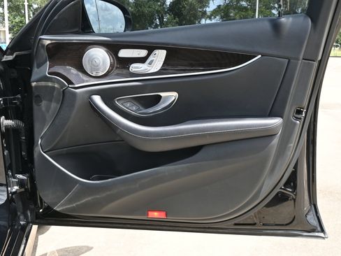 Used 2017 Mercedes-Benz E 300 image 29