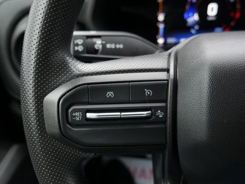 Used 2023 Chevrolet Colorado Trail Boss w/ Technology Package image 12