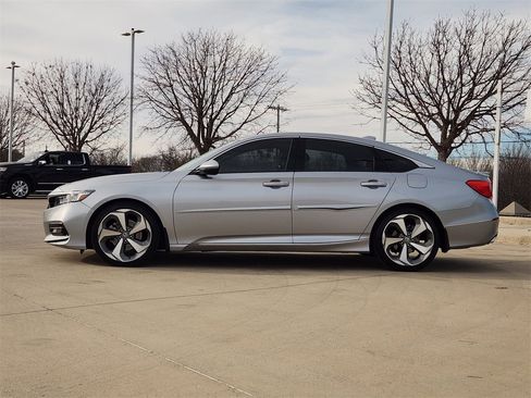 Certified 2018 Honda Accord Touring image 4