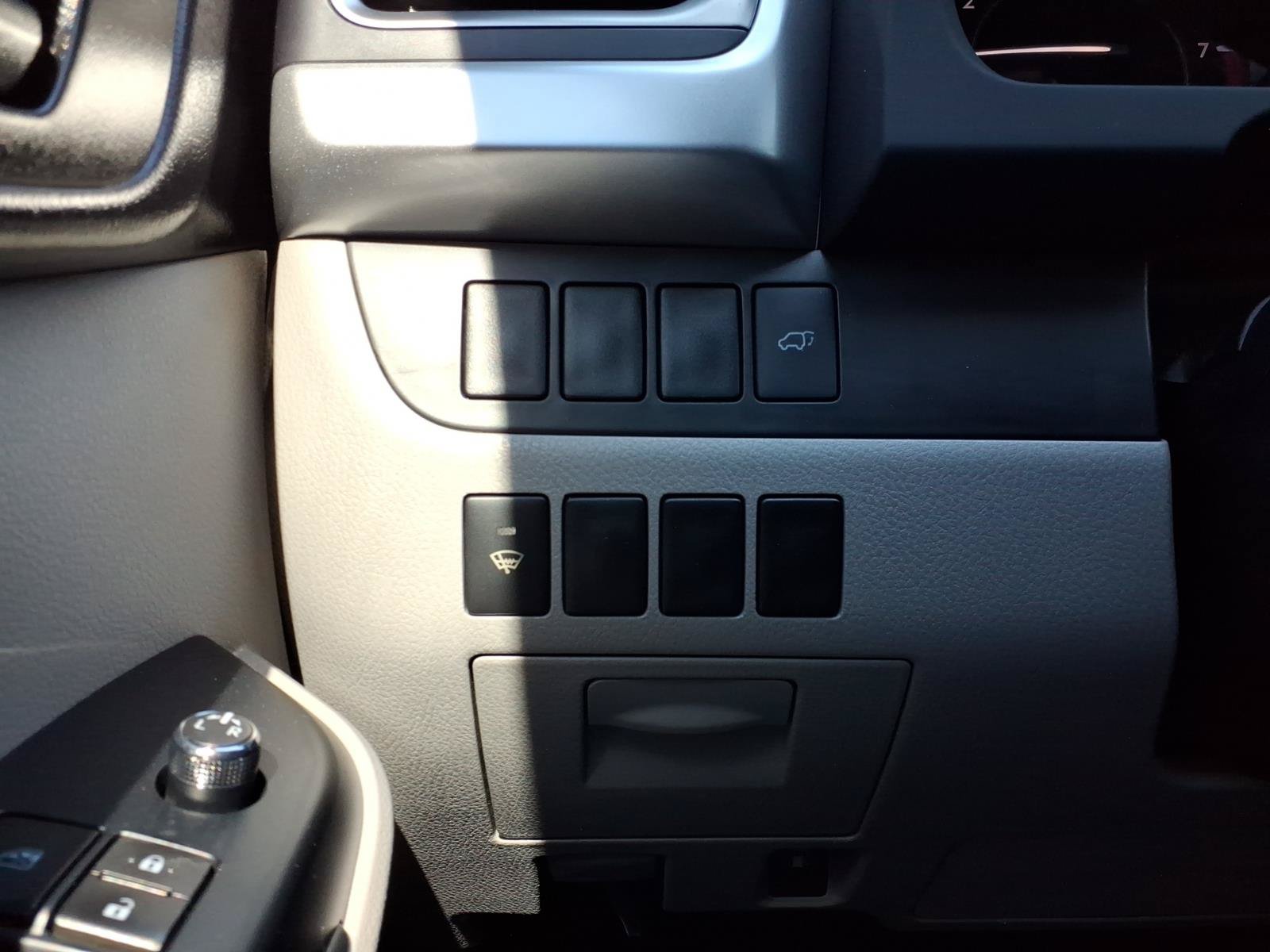 Used 2015 Toyota Highlander Plus AWD/4WD image 24