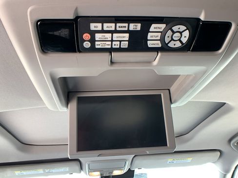 Used 2016 Honda Pilot Touring image 23