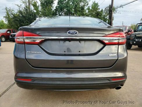 Used 2018 Ford Fusion SE w/ Fusion SE Technology Package image 17