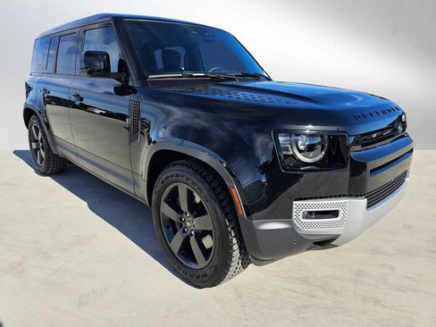 New 2024 Land Rover Defender 110 SE image 7