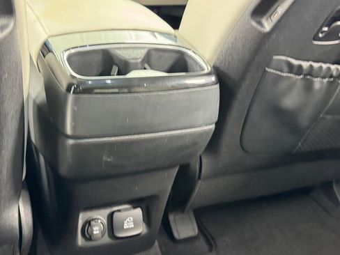 Used 2024 Kia Telluride SX Prestige AWD/4WD image 37