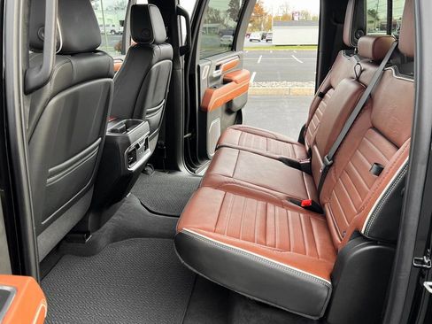 Used 2025 GMC Sierra 3500 Denali Ultimate image 21