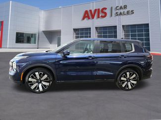 Used 2025 Mitsubishi Outlander SE FWD video 2