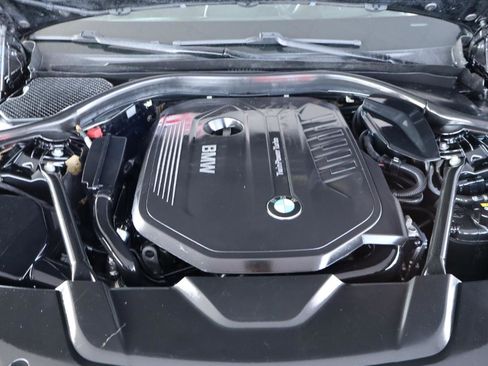 Used 2017 BMW 740i image 40