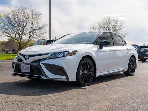 Used 2024 Toyota Camry XSE w/ Navigation Package FWD image 6