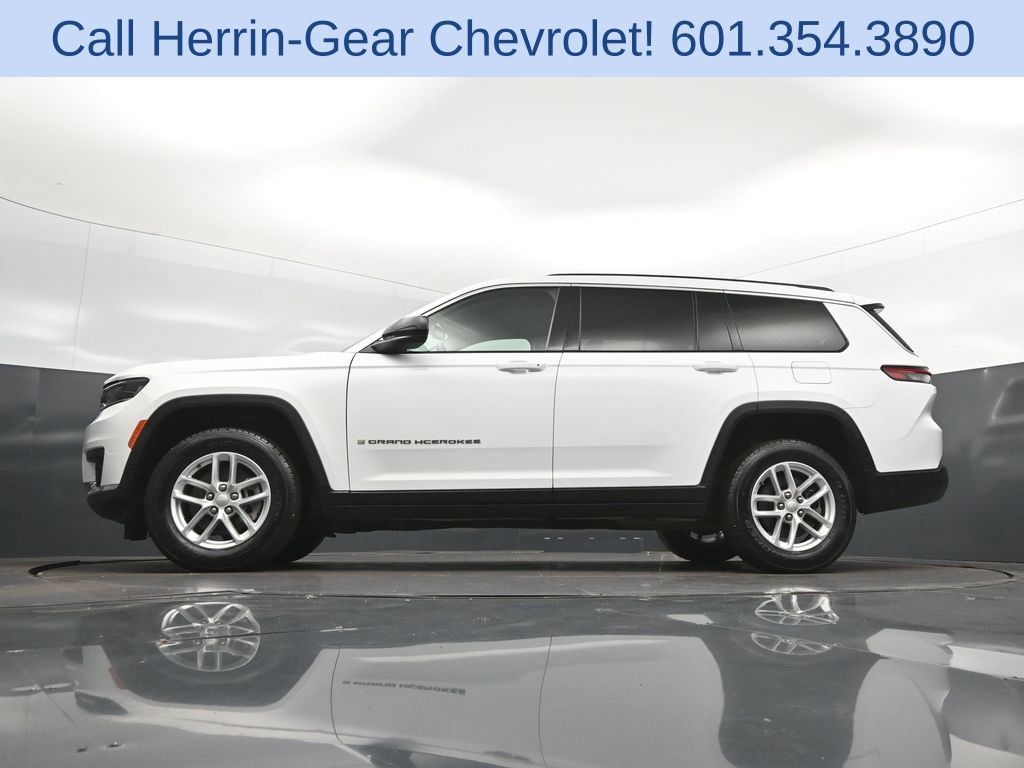 Used 2023 Jeep Grand Cherokee L Laredo RWD image 39