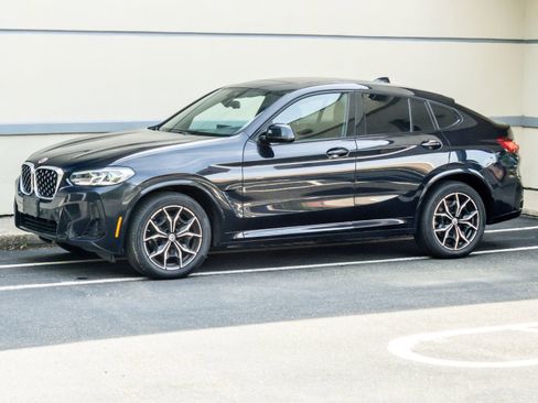 Used 2022 BMW X4 xDrive30i w/ M Sport Package 2 AWD/4WD image 3