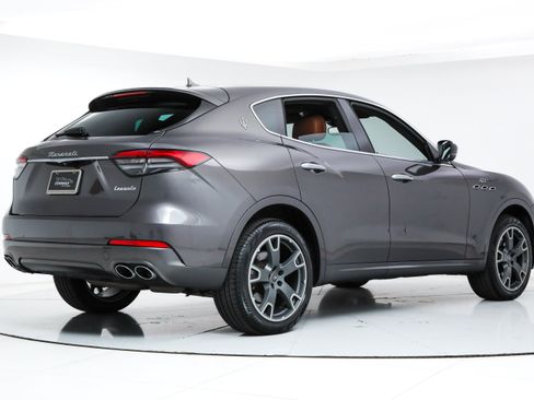Certified 2023 Maserati Levante GT AWD/4WD image 5