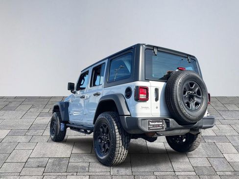 Used 2019 Jeep Wrangler Unlimited Sport image 4